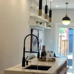 Rent 3 bedroom apartment in Toronto (Little Portugal)