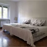 Rent 2 bedroom apartment of 72 m² in Milano