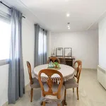 Rent a room of 160 m² in Valencia