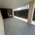 Rent 4 bedroom house of 375 m² in  Baldivis WA 6171                        