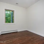 Rent 4 bedroom apartment of 211 m² in Staten Island