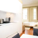 Rent 1 bedroom apartment of 45 m² in Porto