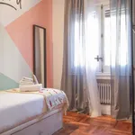 Rent a room of 302 m² in madrid