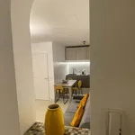 Rent 1 bedroom apartment of 39 m² in Milano