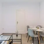 Rent 4 bedroom apartment in Barcelona