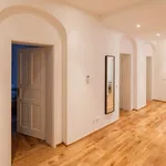 Rent a room of 95 m² in Munich