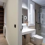 Rent 4 bedroom apartment of 117 m² in Madrid