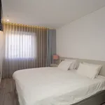 Rent 2 bedroom apartment of 90 m² in Lisbon