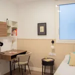 Rent a room of 188 m² in barcelona