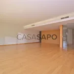 Rent 4 bedroom apartment of 254 m² in Cascais