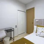 Rent a room of 230 m² in valencia