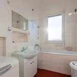 Pronajměte si 5 ložnic/e byt o rozloze 134 m² v Prague