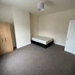 Rent 3 bedroom flat in Yorkshire And The Humber