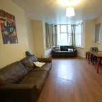 Rent 6 bedroom flat in Leeds