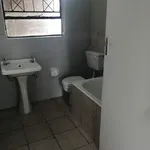 Rent 2 bedroom apartment in Roodepoort