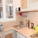 Rent 2 bedroom apartment of 550 m² in Paris