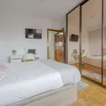 Rent a room of 180 m² in madrid