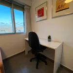 Rent a room of 170 m² in Valencia