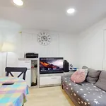 Rent 2 bedroom house of 64 m² in Madrid