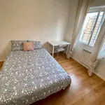 Rent a room of 150 m² in madrid