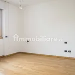 Rent 3 bedroom apartment of 90 m² in Parabiago