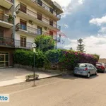 Affitto 6 camera appartamento di 224 m² in Catania