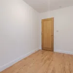 Rent 2 bedroom flat in Bolton