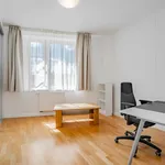 Pronajměte si 3 ložnic/e byt o rozloze 99 m² v Prague