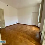 Affitto 6 camera appartamento di 210 m² in Turin