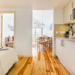 Rent 2 bedroom apartment of 700 m² in Lisbon