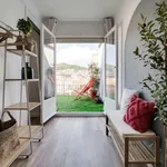 Rent a room of 220 m² in barcelona