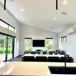 Rent 4 bedroom house of 423 m² in Christchurch