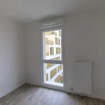 Rent 3 bedroom apartment of 64 m² in Bondy