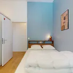 Louez une chambre de 220 m² à Lille