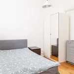 Rent a room of 100 m² in Lisboa