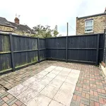 Rent 4 bedroom house in South East England