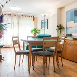 Rent a room of 130 m² in porto