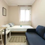 Rent a room of 110 m² in Sevilla