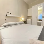 Rent a room of 90 m² in Madrid