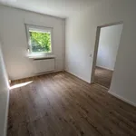 Rent 4 bedroom apartment of 68 m² in Halle (Saale)