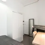 Rent 5 bedroom apartment in Madrid