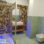 Affitto 5 camera appartamento di 135 m² in Naples