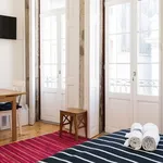 Rent 1 bedroom apartment of 30 m² in Porto