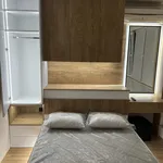 Rent 3 bedroom apartment of 80 m² in Център