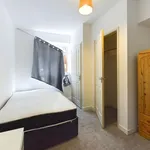 Rent 5 bedroom apartment in South West England