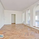 Affitto 6 camera appartamento di 255 m² in Rome