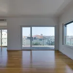 Rent 4 bedroom apartment of 242 m² in Lisboa