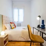 Rent a room of 293 m² in Madrid