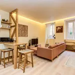 Rent 4 bedroom apartment of 75 m² in Lisbon