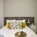 Rent a room of 150 m² in madrid